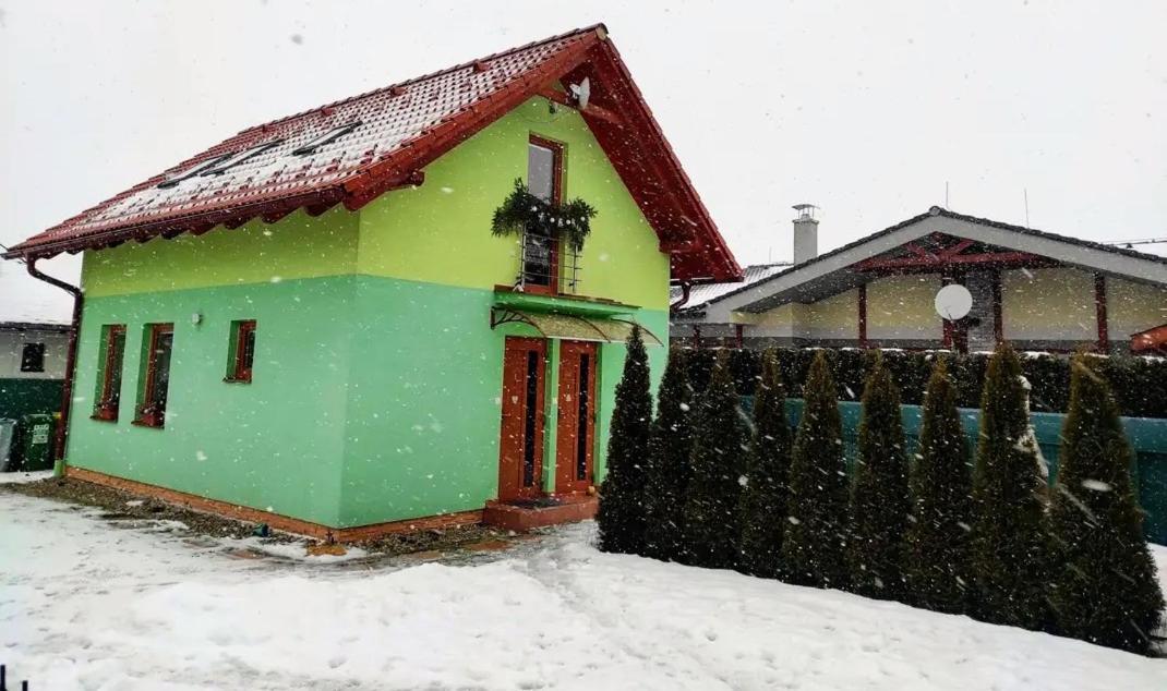 Green Cottage Besenova Luaran gambar
