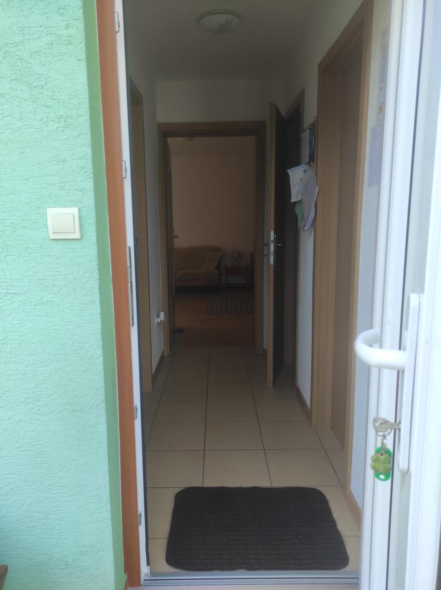 Green Cottage Besenova Luaran gambar